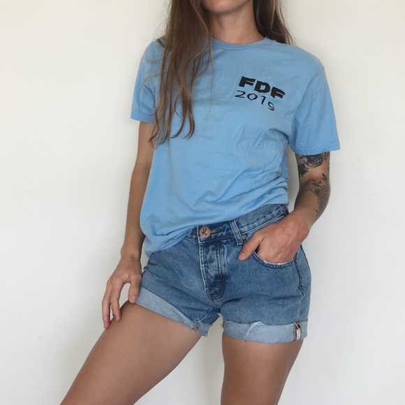 [SOLD] Comfy casual tee - Picture 2 of 5